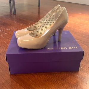 Madden Girl Getta Nude Heels, Sz 6